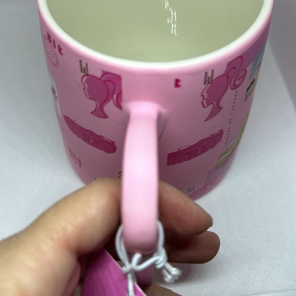 Barbie California Classic  Dream Mug 21 oz Pink - Picture 11 of 12